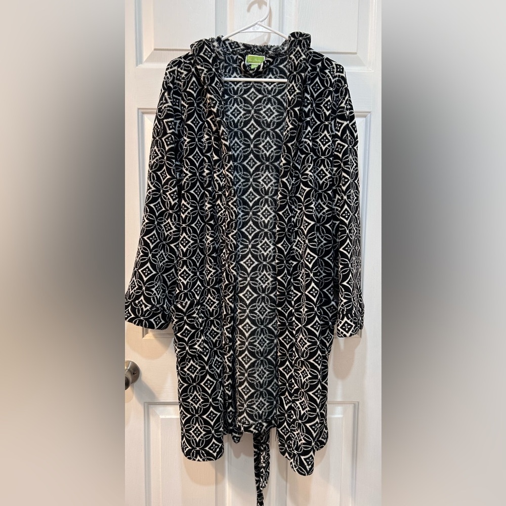 Vera Bradley Black White Geometric Hooded Robe Size XL Belted W/ Pockets Comfort